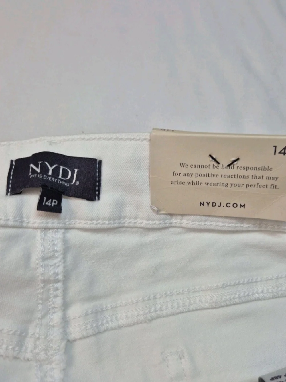 Nydj Women's Shorts Bermuda Size 14P Petite Optic White Stretch NWT 34
